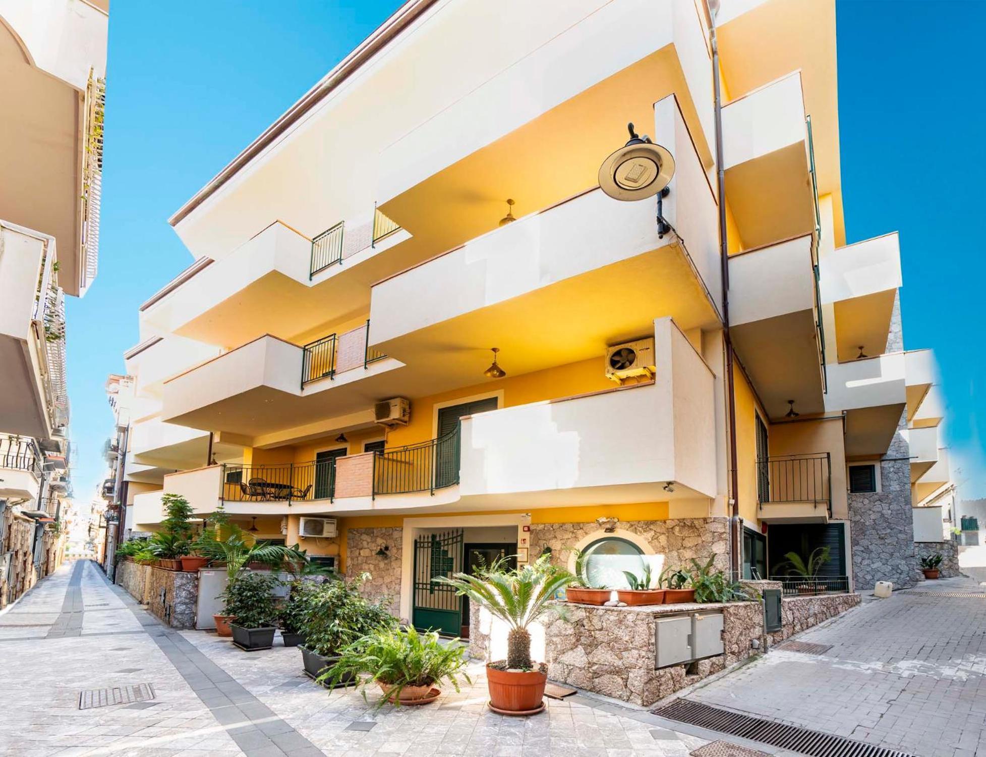 Le Tartarughe Aparthotel Letojanni Exterior foto