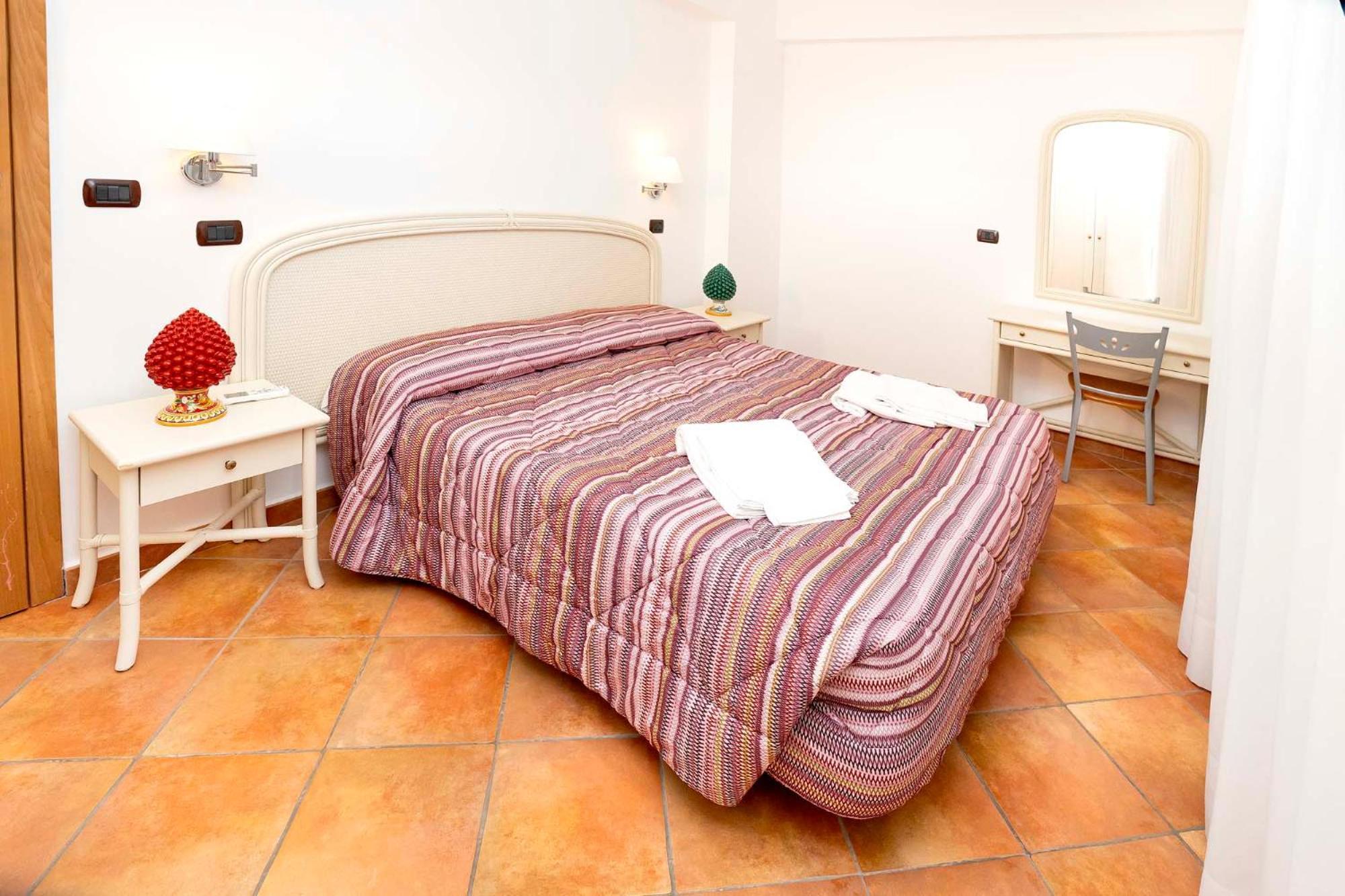 Le Tartarughe Aparthotel Letojanni Exterior foto