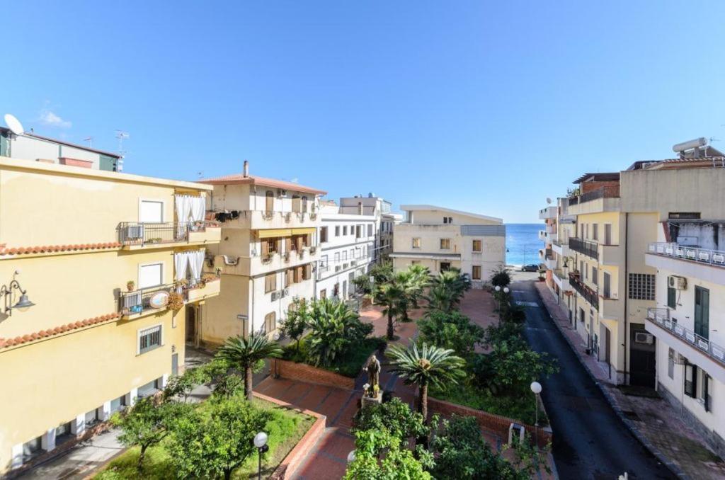 Le Tartarughe Aparthotel Letojanni Exterior foto
